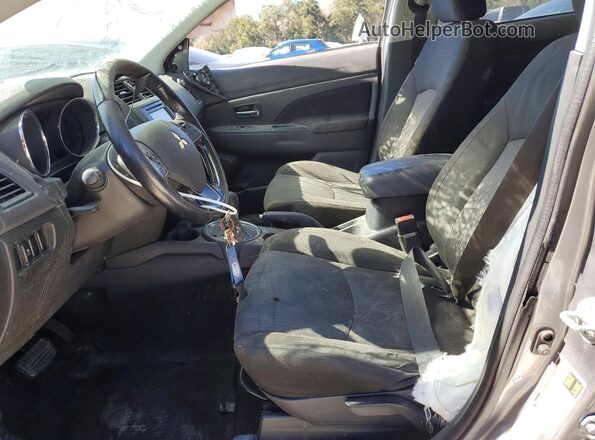 JA4AP3AW5HZ066307 2017 MITSUBISHI OUTLANDER Gray Front interior view