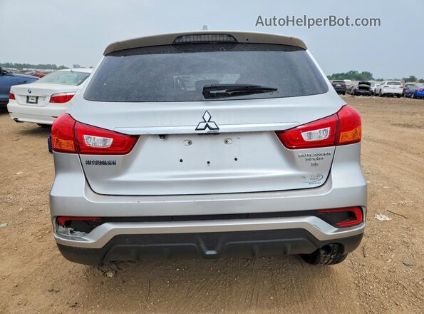 JA4AP3AW6JU015904 2018 MITSUBISHI OUTLANDER Silver Вид ззаду