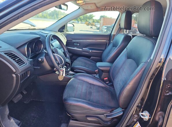 JA4AP3AW8JZ032772 2018 MITSUBISHI OUTLANDER Black წინა სალონის ხედი