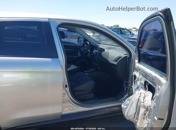 JA4AP3AW9JU026086 2018 MITSUBISHI OUTLANDER SPORT Silver Вид салону спереду