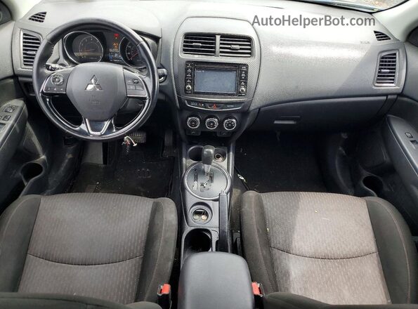 JA4AP3AWXHZ030063 2017 MITSUBISHI OUTLANDER Серебряный Вид панели приборов