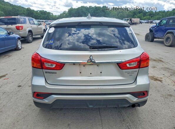 JA4AP3AWXJU017607 2018 MITSUBISHI OUTLANDER Silver Widok z tyłu