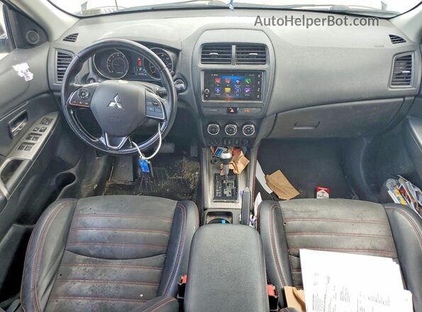 JA4AP3AWXJU017607 2018 MITSUBISHI OUTLANDER Silver Widok deski rozdzielczej