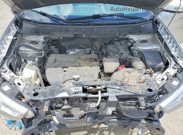 JA4AP3AWXJU017607 2018 MITSUBISHI OUTLANDER Silver Widok komory silnika
