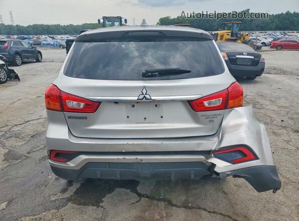 JA4AP4AU9KU012484 2019 MITSUBISHI OUTLANDER Silver Вид ззаду