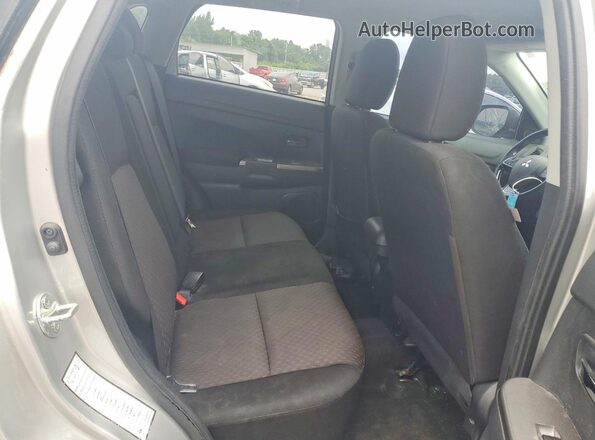 JA4AP4AU9KU012484 2019 MITSUBISHI OUTLANDER Silver Вид задньої частини салону