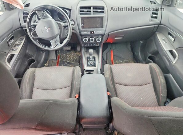 JA4AP4AUXKU017998 2019 MITSUBISHI OUTLANDER Серебряный Вид панели приборов