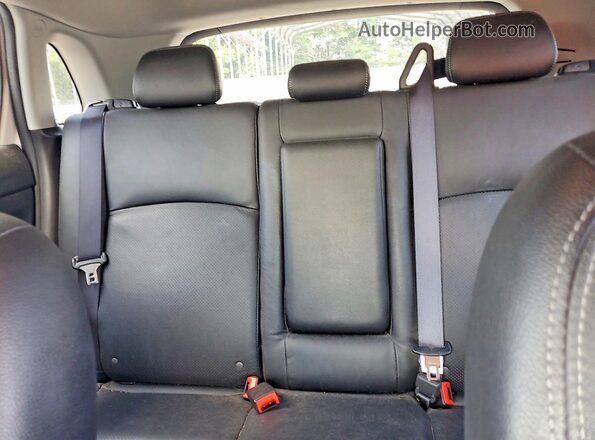 JA4AP4AW3JZ001550 2018 MITSUBISHI OUTLANDER White უკანა სავარძლების ხედი