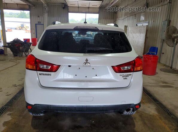 JA4AP4AW7GZ055071 2016 MITSUBISHI OUTLANDER White Vista trasera