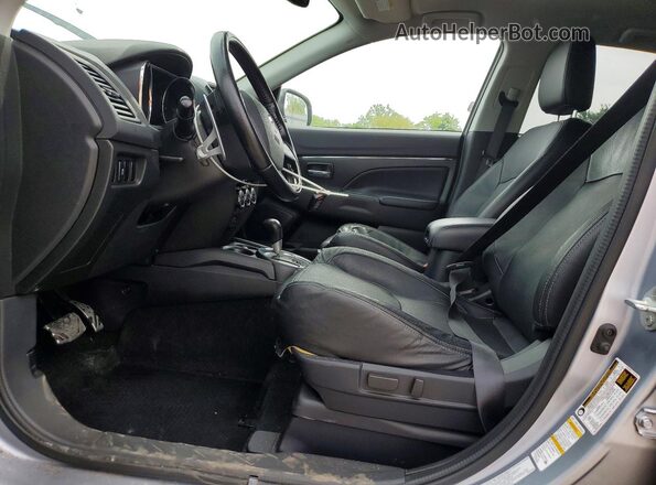 JA4AP4AWXGZ027619 2016 MITSUBISHI OUTLANDER Silver Widok wnętrza z przodu