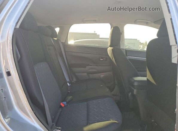 JA4APUAU2MU024429 2021 MITSUBISHI OUTLANDER Silver Вид задніх сидінь