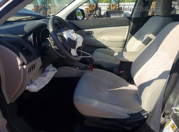 JA4APUAU5MU004188 2021 MITSUBISHI OUTLANDER Silver Vista interior delantera