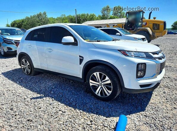 JA4APUAU7MU005665 2021 MITSUBISHI OUTLANDER Белый Передняя правая четверть