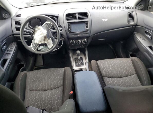 JA4APUAUXMU036716 2021 MITSUBISHI OUTLANDER Silver წინა პანელის ხედი