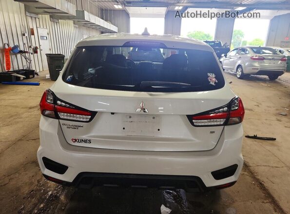 JA4APVAU1MU013475 2021 MITSUBISHI OUTLANDER White Вид ззаду