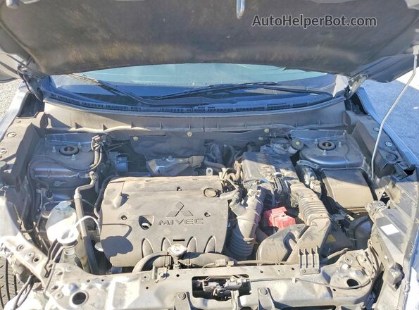 JA4APVAU1MU013833 2021 MITSUBISHI OUTLANDER Gray Vista del compartimento del motor