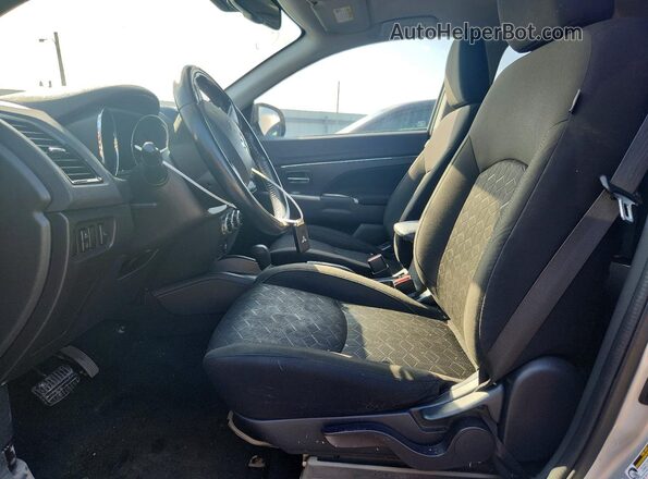 JA4APVAU3MU017091 2021 MITSUBISHI OUTLANDER Gray Front interior view