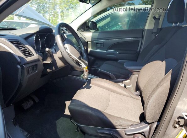 JA4APVAU7MU016929 2021 MITSUBISHI OUTLANDER Серебряный Вид салона спереди