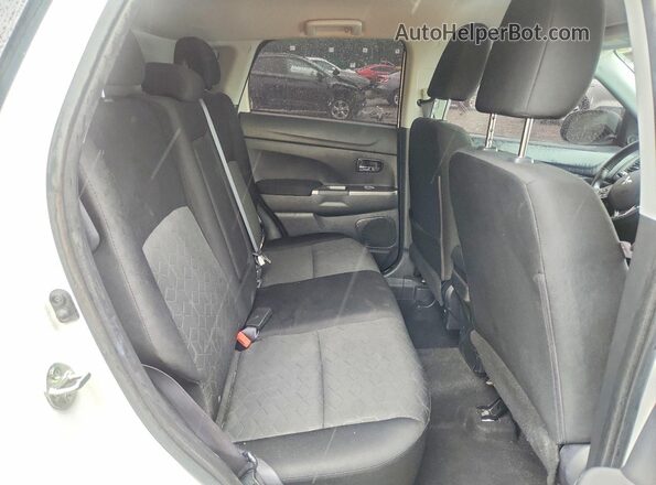 JA4APVAU8MU014302 2021 MITSUBISHI OUTLANDER Белый Вид задней части салона
