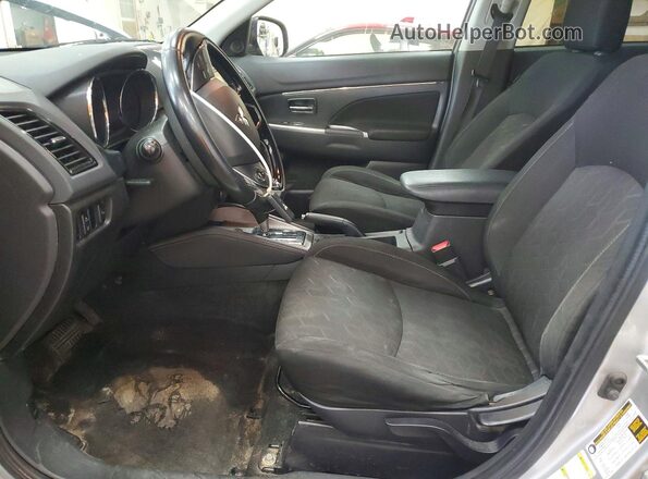 JA4AR3AU0LU019166 2020 MITSUBISHI OUTLANDER Silver Front interior view