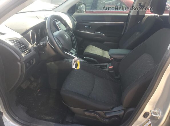 JA4AR3AU9LU016721 2020 MITSUBISHI OUTLANDER Gray Вид салону спереду