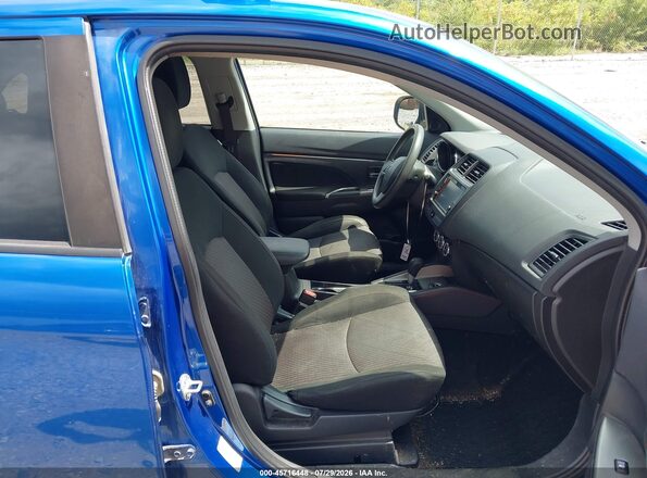 JA4AR3AUXJZ016243 2018 MITSUBISHI OUTLANDER SPORT Синий Вид салона спереди
