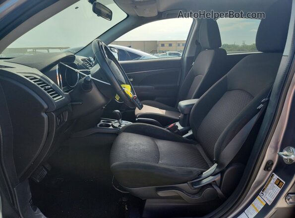 JA4AR3AW2GZ039574 2016 MITSUBISHI OUTLANDER Серый Вид салона спереди