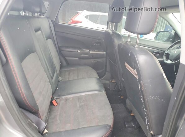 JA4AR3AW5JU014334 2018 MITSUBISHI OUTLANDER Silver Vista interior trasera