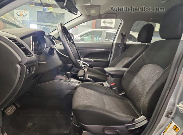 JA4ARUAU0MU019692 2021 MITSUBISHI OUTLANDER Gray Սալոնի դիմացի տեսք