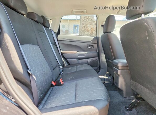 JA4ARUAU1TU010269 2026 MITSUBISHI OUTLANDER Black Вид задніх сидінь