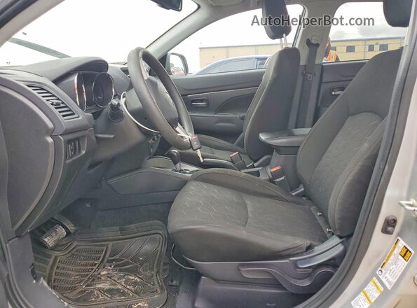 JA4ARUAU4MU033045 2021 MITSUBISHI OUTLANDER Silver წინა სალონის ხედი