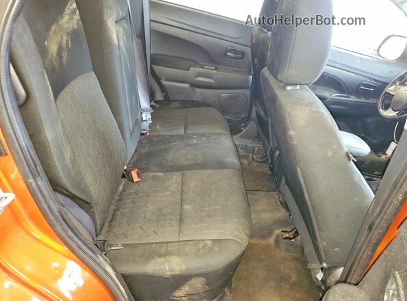 JA4ARUAU4RU015958 2024 MITSUBISHI OUTLANDER Orange უკანა სალონის ხედი