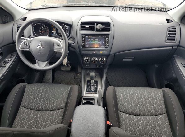 JA4ARUAU4SU010071 2025 MITSUBISHI OUTLANDER Silver Вид панелі приладів