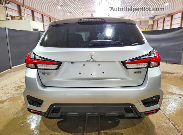 JA4ARUAU7RU024881 2024 MITSUBISHI OUTLANDER Silver Вид ззаду