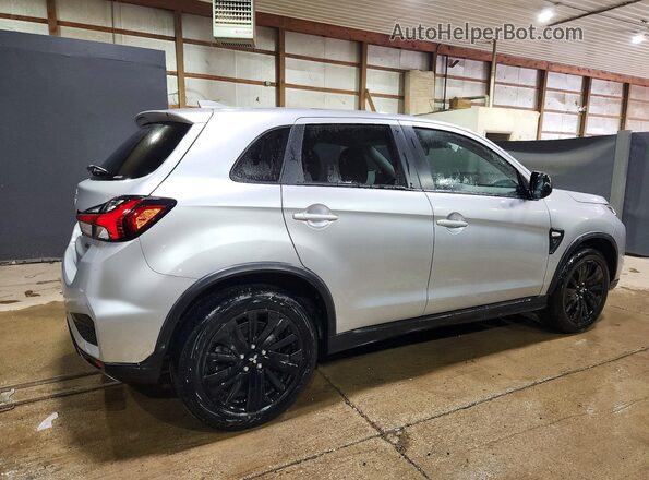 JA4ARUAU7RU024881 2024 MITSUBISHI OUTLANDER Silver Задня права чверть