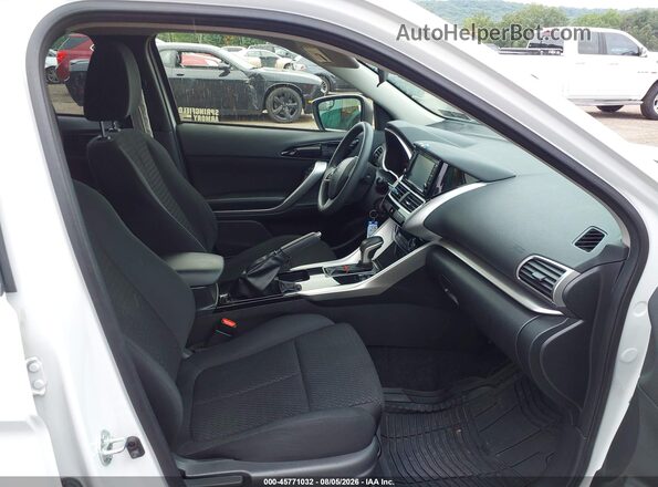 JA4AS3AA4JZ049183 2018 MITSUBISHI ECLIPSE CROSS Белый Вид салона спереди
