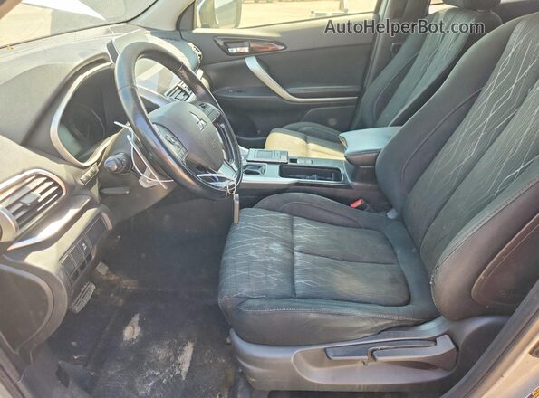 JA4AT4AA4JZ608198 2018 MITSUBISHI ECLIPSE Silver Вид салону спереду