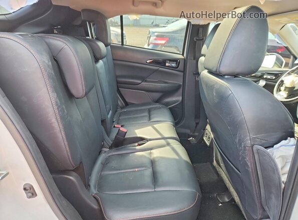 JA4AT5AA8JZ048692 2018 MITSUBISHI ECLIPSE White Rear interior view