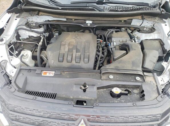 JA4ATVAA4RZ002398 2024 MITSUBISHI ECLIPSE White უკანა სალონის ხედი