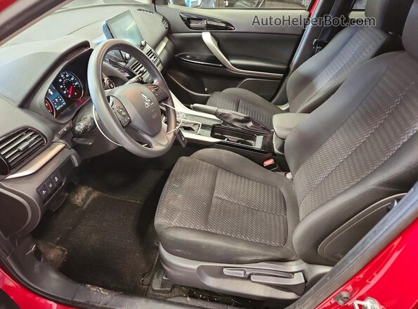JA4ATVAAXRZ015351 2024 MITSUBISHI ECLIPSE Красный Вид салона спереди