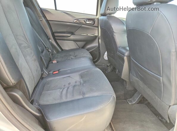 JA4ATWAA5RZ026750 2024 MITSUBISHI ECLIPSE Silver Vista interior trasera