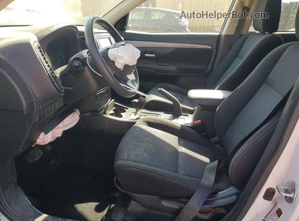 JA4AZ2A36JZ015589 2018 MITSUBISHI OUTLANDER White Widok wnętrza z przodu