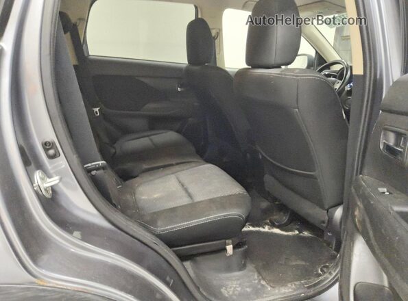 JA4AZ3A30JZ016419 2018 MITSUBISHI OUTLANDER Silver Vista de los asientos traseros