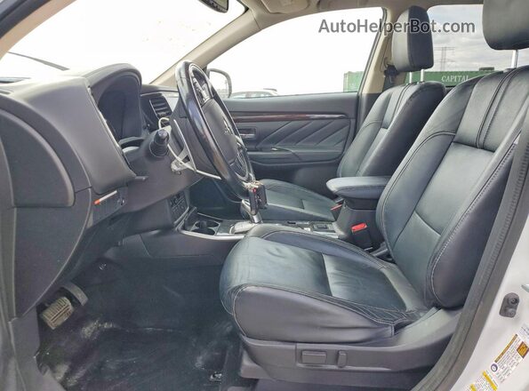 JA4J24A54JZ054344 2018 MITSUBISHI OUTLANDER White Вид салону спереду