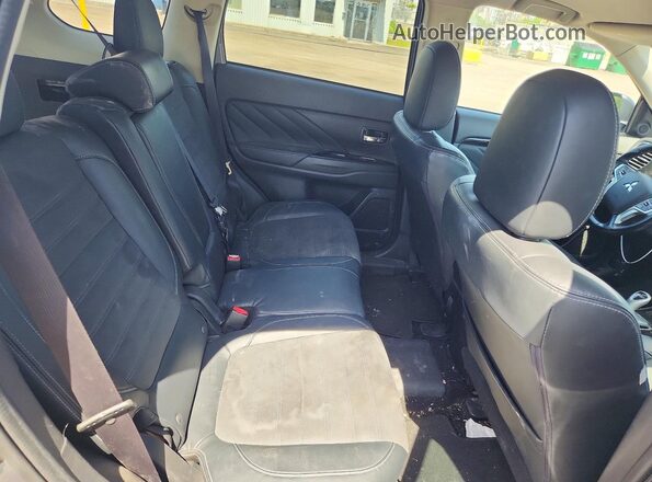 JA4J24A58JZ607240 2018 MITSUBISHI OUTLANDER Gray Vista de los asientos traseros
