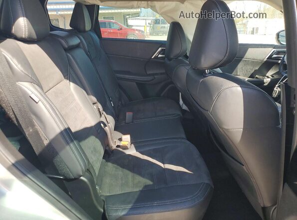 JA4J3UA83PZ031444 2023 MITSUBISHI OUTLANDER Silver Սալոնի հետևի տեսք