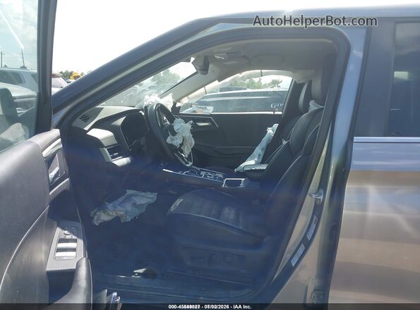 JA4J3UA88PZ018530 2023 MITSUBISHI OUTLANDER Silver Vista interior delantera