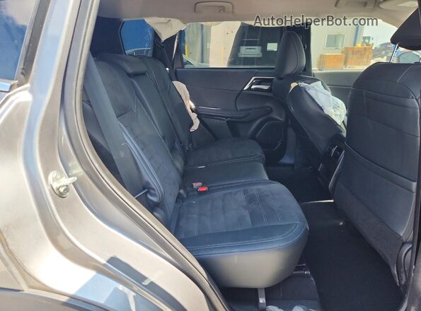JA4J3UA88PZ061829 2023 MITSUBISHI OUTLANDER Silver Вид задньої частини салону