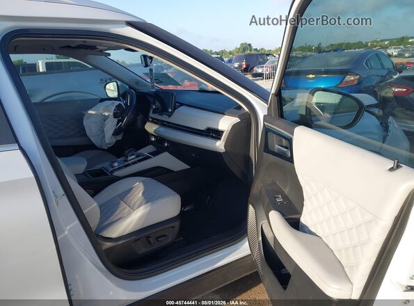 JA4J3VA82PZ040335 2023 MITSUBISHI OUTLANDER Белый Вид салона спереди