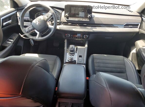 JA4J3VA83RZ057132 2024 MITSUBISHI OUTLANDER White Առջևի վահանակի տեսք